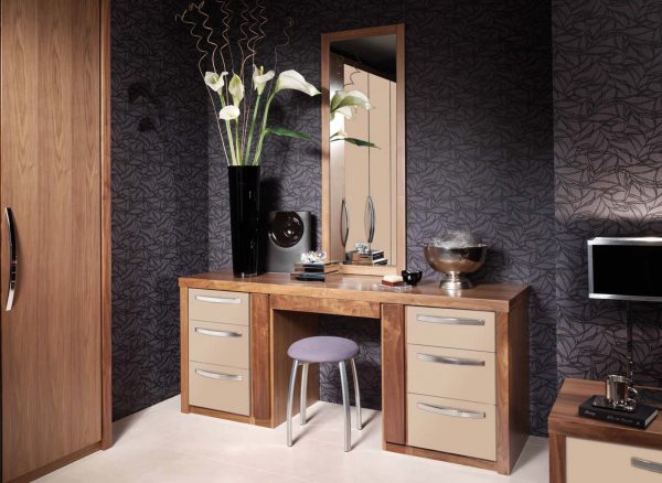 Dressing table in a soft painted finish