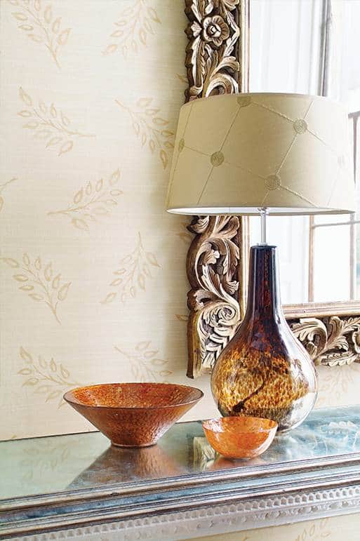 Lamp with cracked brown glass base Lamp with cracked brown glass base