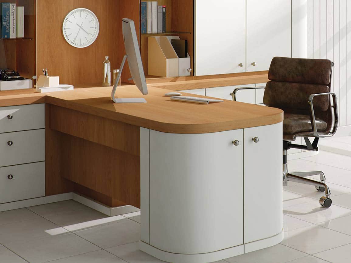 Desk in natural oak and pure white