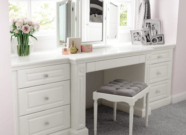 Fitted dressing table with low storage