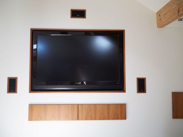Case study showing wooden surround detail Case study showing wooden surround detail