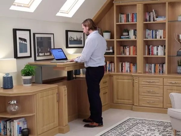 https://www.strachan.co.uk/app/uploads/Strachan-Fitted-Study-Bedrooms-with-Sit-Stand-Desk-600x450-1.jpg