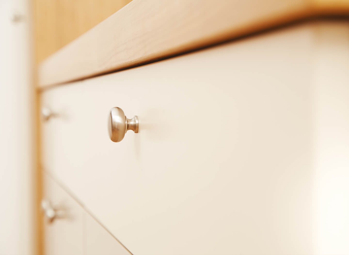 Case study showing desk of drawers in hallway