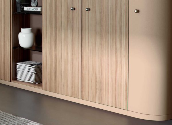 Bespoke wardrobes with curved profiles