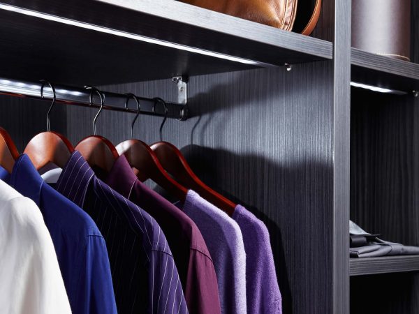 Generous hanging space Generous hanging space