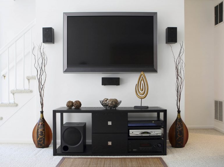 TV and entertainment area in lounge