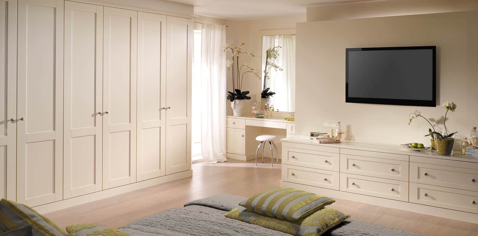 Fitted bedroom furniture in alabaster white Strachan